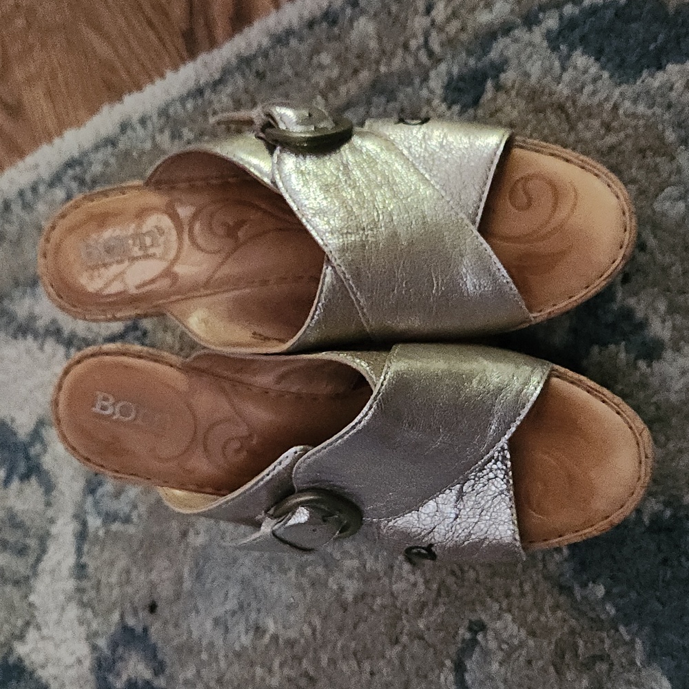Born Women Aria Wedge Sandals siz 8W cork wedge sandals metallic colored leather